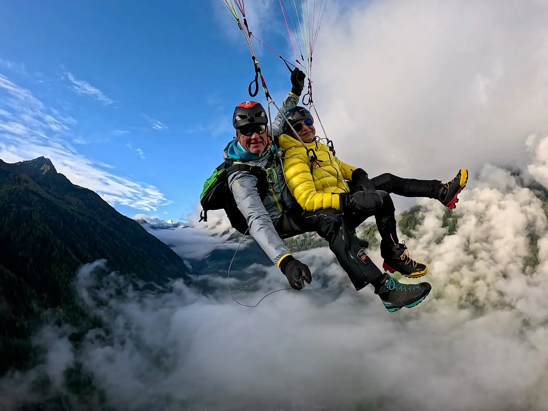 Hike and Fly – Ein ganztägiges Paragliding-Erlebnis in den Schweizer Bergen